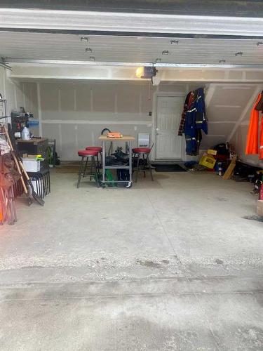 92-401 Athabasca Avenue, Fort Mcmurray, AB - Indoor Photo Showing Garage