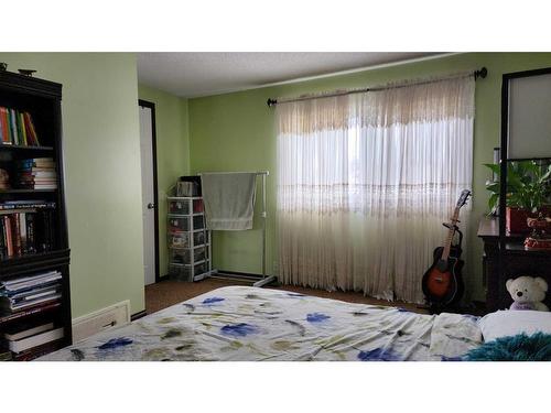 218 Windsor Drive, Fort Mcmurray, AB - Indoor Photo Showing Bedroom