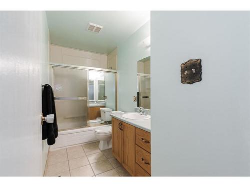 154 Hitch Place, Fort Mcmurray, AB - Indoor Photo Showing Bathroom
