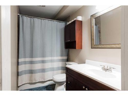 221 Lynx Crescent, Fort Mcmurray, AB - Indoor Photo Showing Bathroom