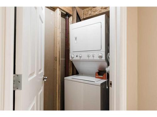 221 Lynx Crescent, Fort Mcmurray, AB - Indoor Photo Showing Laundry Room