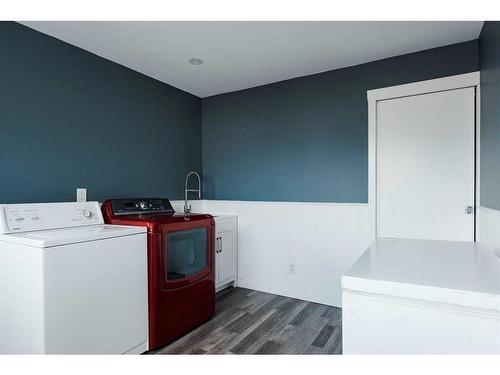 149 Whiteoak Garden, Fort Mcmurray, AB - Indoor Photo Showing Laundry Room