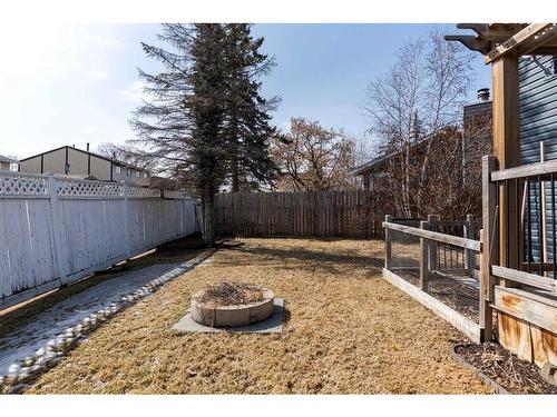 149 Whiteoak Garden, Fort Mcmurray, AB - Outdoor