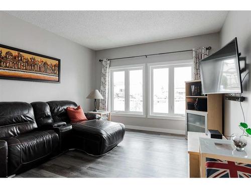 149 Whiteoak Garden, Fort Mcmurray, AB - Indoor Photo Showing Living Room