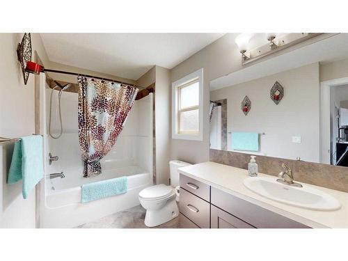 195 Killdeer Way, Fort Mcmurray, AB - Indoor Photo Showing Bathroom