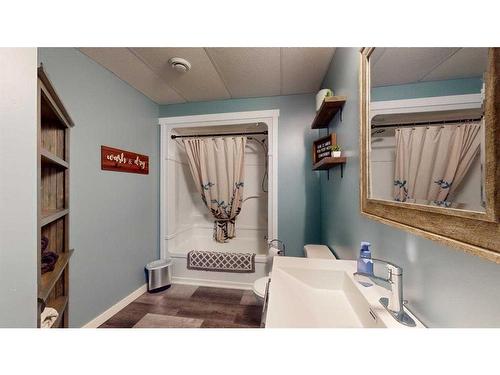 195 Killdeer Way, Fort Mcmurray, AB - Indoor Photo Showing Bathroom