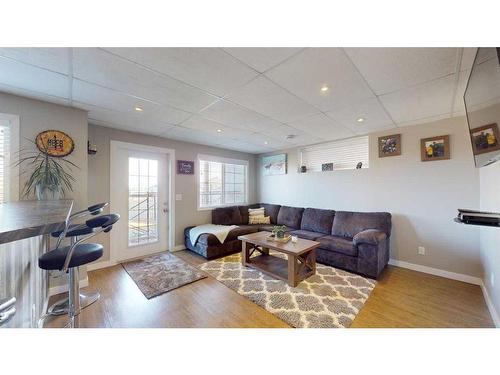 195 Killdeer Way, Fort Mcmurray, AB - Indoor Photo Showing Kitchen