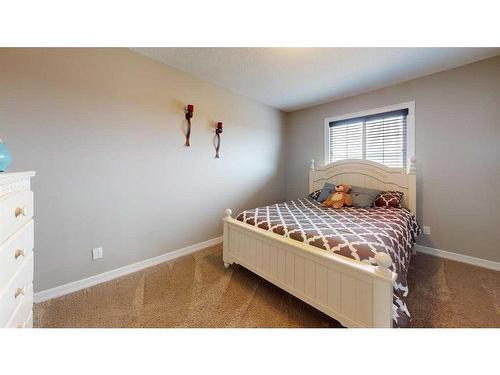 195 Killdeer Way, Fort Mcmurray, AB - Indoor Photo Showing Bedroom