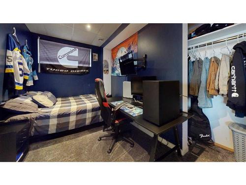 195 Killdeer Way, Fort Mcmurray, AB - Indoor Photo Showing Bedroom