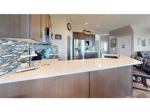 195 Killdeer Way, Fort Mcmurray, AB - Indoor Photo Showing Kitchen With Upgraded Kitchen