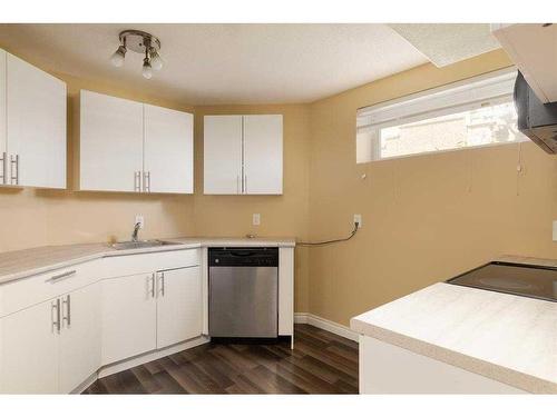 109 Fireweed Crescent, Fort Mcmurray, AB - Indoor Photo Showing Kitchen