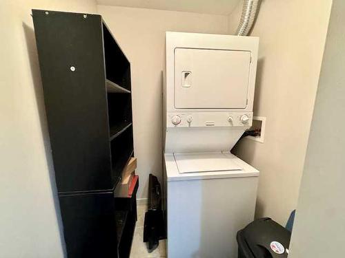 605-8528 Manning Avenue, Fort Mcmurray, AB - Indoor Photo Showing Laundry Room