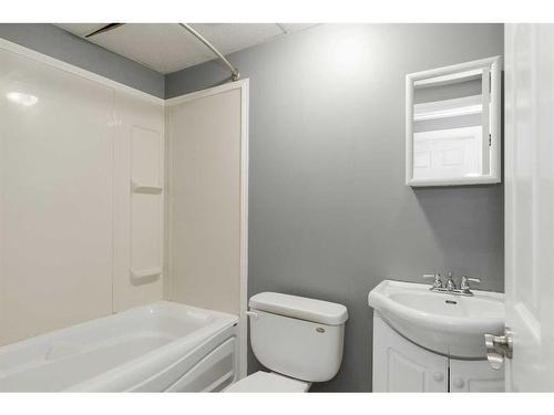 393 Diefenbaker Drive, Fort Mcmurray, AB - Indoor Photo Showing Bathroom