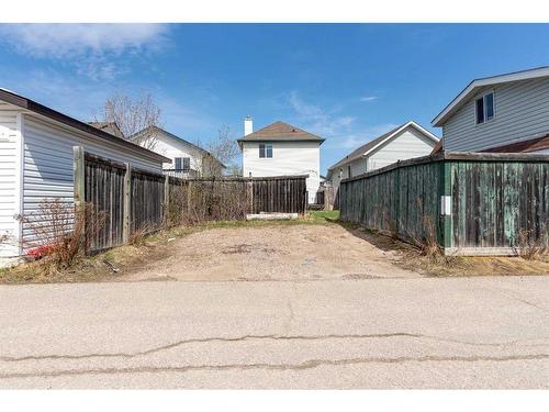 393 Diefenbaker Drive, Fort Mcmurray, AB - Outdoor With Exterior