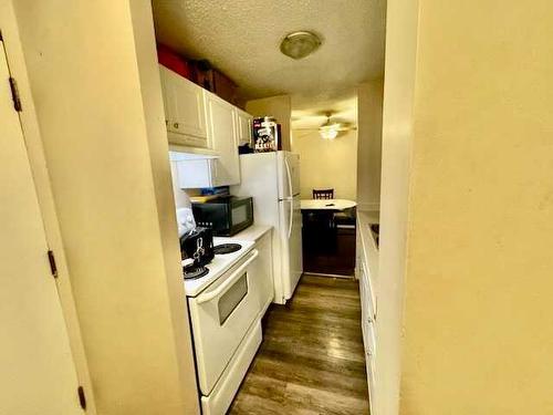 106-13221 Macdonald Drive, Fort Mcmurray, AB - Indoor Photo Showing Bathroom