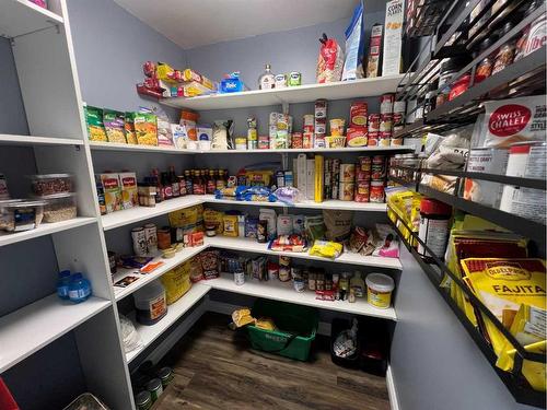 177 Beaton Place, Fort Mcmurray, AB - Indoor With Storage
