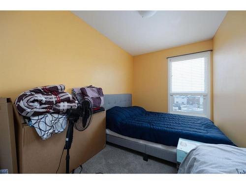 613-201 Abasand Drive, Fort Mcmurray, AB - Indoor Photo Showing Bedroom