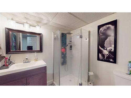 108 Hill Drive, Fort Mcmurray, AB - Indoor Photo Showing Bathroom