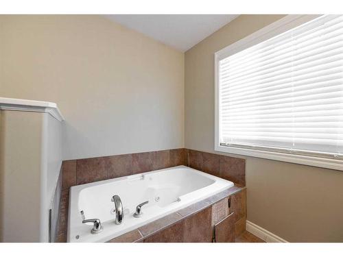 312 Falcon Drive, Fort Mcmurray, AB - Indoor Photo Showing Bathroom