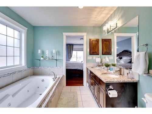 376 Fireweed Crescent, Fort Mcmurray, AB - Indoor Photo Showing Bathroom