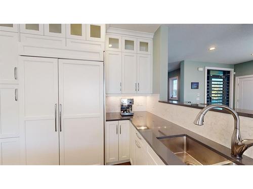 315 Killdeer Way, Fort Mcmurray, AB - Indoor Photo Showing Kitchen With Double Sink