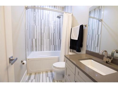 315 Killdeer Way, Fort Mcmurray, AB - Indoor Photo Showing Bathroom