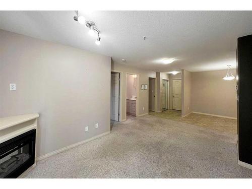 2107-200 Lougheed Drive, Fort Mcmurray, AB - Indoor Photo Showing Other Room
