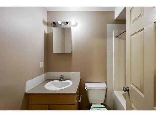 2107-200 Lougheed Drive, Fort Mcmurray, AB - Indoor Photo Showing Bathroom