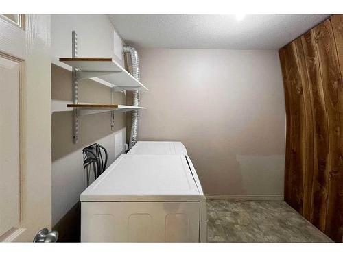 2107-200 Lougheed Drive, Fort Mcmurray, AB - Indoor Photo Showing Laundry Room