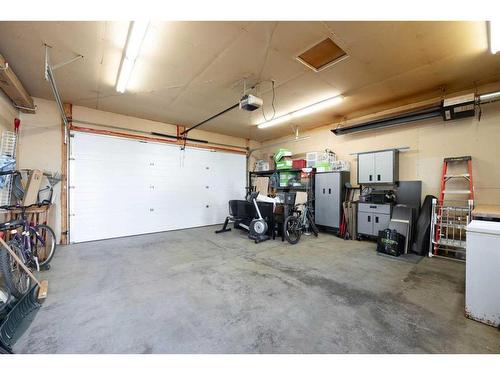 196 Grosbeak Way, Fort Mcmurray, AB - Indoor Photo Showing Garage
