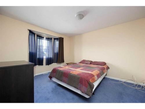 410 Athabasca Avenue, Fort Mcmurray, AB - Indoor Photo Showing Bedroom