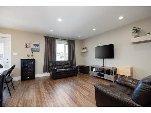 110 Aspenhill Drive, Fort Mcmurray, AB - Indoor Photo Showing Living Room