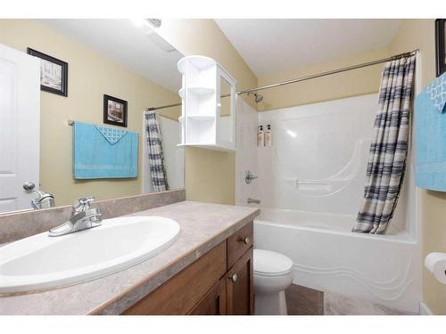 494 Pacific Crescent, Fort Mcmurray, AB - Indoor Photo Showing Bathroom