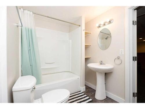 494 Pacific Crescent, Fort Mcmurray, AB - Indoor Photo Showing Bathroom