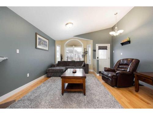 494 Pacific Crescent, Fort Mcmurray, AB - Indoor Photo Showing Other Room