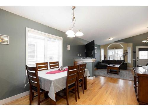 494 Pacific Crescent, Fort Mcmurray, AB - Indoor Photo Showing Dining Room