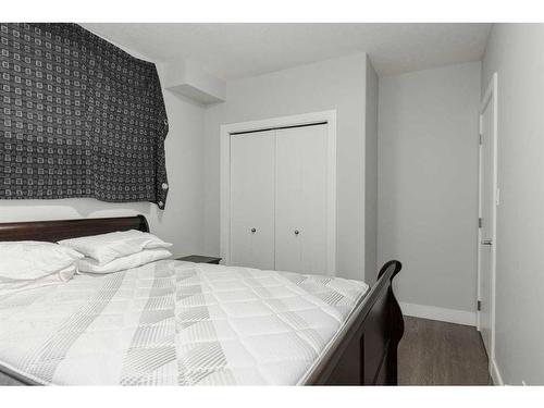 160 Chalifour Street, Fort Mcmurray, AB - Indoor Photo Showing Bedroom