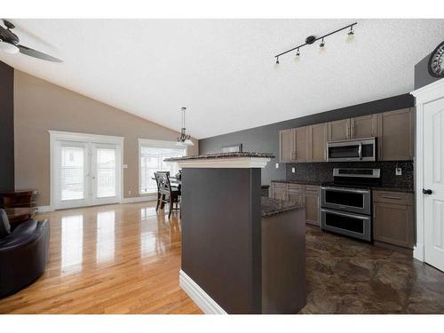 145 Boisvert Place, Fort Mcmurray, AB - Indoor Photo Showing Kitchen
