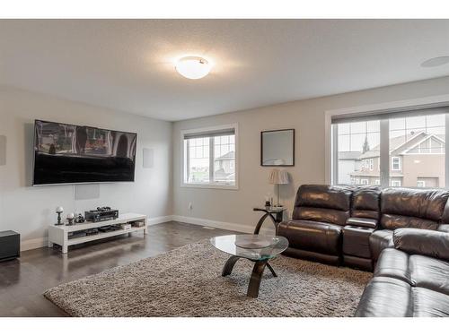 122 Comfort Cove, Fort Mcmurray, AB - Indoor Photo Showing Living Room