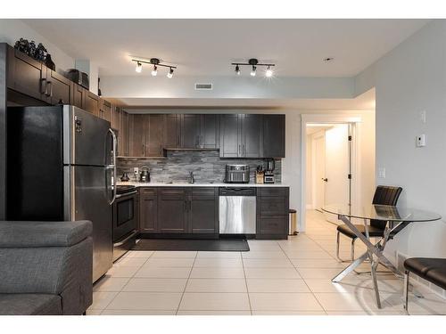 122 Comfort Cove, Fort Mcmurray, AB - Indoor Photo Showing Kitchen