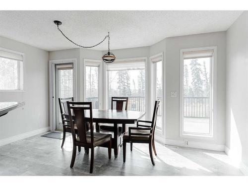 252 Burton Place, Fort Mcmurray, AB - Indoor Photo Showing Dining Room