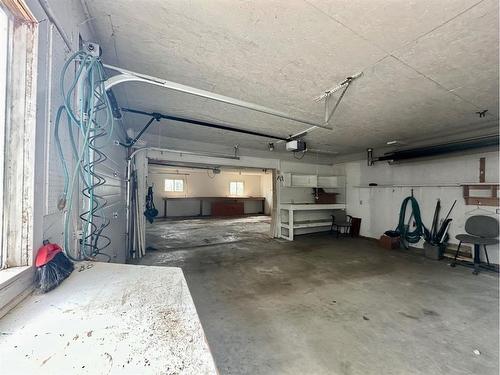 #402-13379 Twp Rd 670 (100 Cathy'S Drive) Holowachuk Estates, Lac La Biche, AB - Indoor Photo Showing Garage