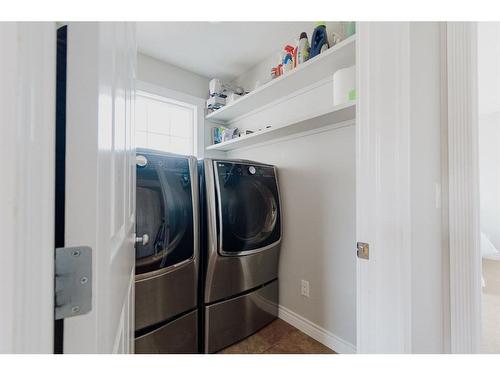 191 Woodpecker Way, Fort Mcmurray, AB - Indoor Photo Showing Laundry Room