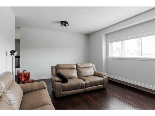 225 Falcon Drive, Fort Mcmurray, AB - Indoor Photo Showing Living Room