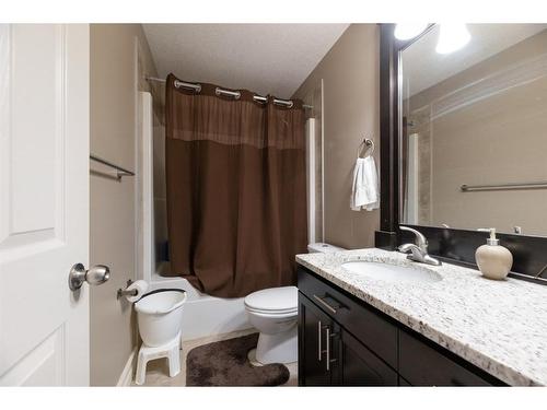 577 Heritage Drive, Fort Mcmurray, AB - Indoor Photo Showing Bathroom