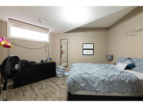 577 Heritage Drive, Fort Mcmurray, AB - Indoor Photo Showing Bedroom