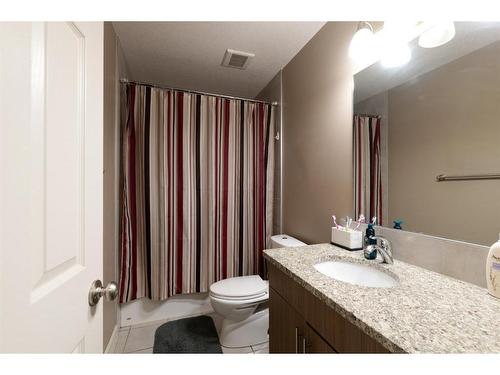 577 Heritage Drive, Fort Mcmurray, AB - Indoor Photo Showing Bathroom