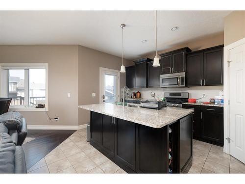 577 Heritage Drive, Fort Mcmurray, AB - Indoor Photo Showing Kitchen