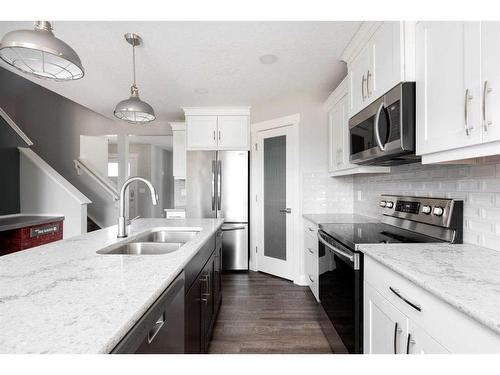 147 Prospect Drive, Fort Mcmurray, AB - Indoor Photo Showing Kitchen With Double Sink With Upgraded Kitchen
