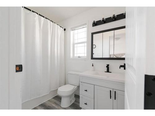 146 Pacific Crescent, Fort Mcmurray, AB - Indoor Photo Showing Bathroom